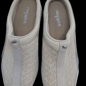 Easy Spirit Cream Slip-On Shoes Women's Size 8 1/2